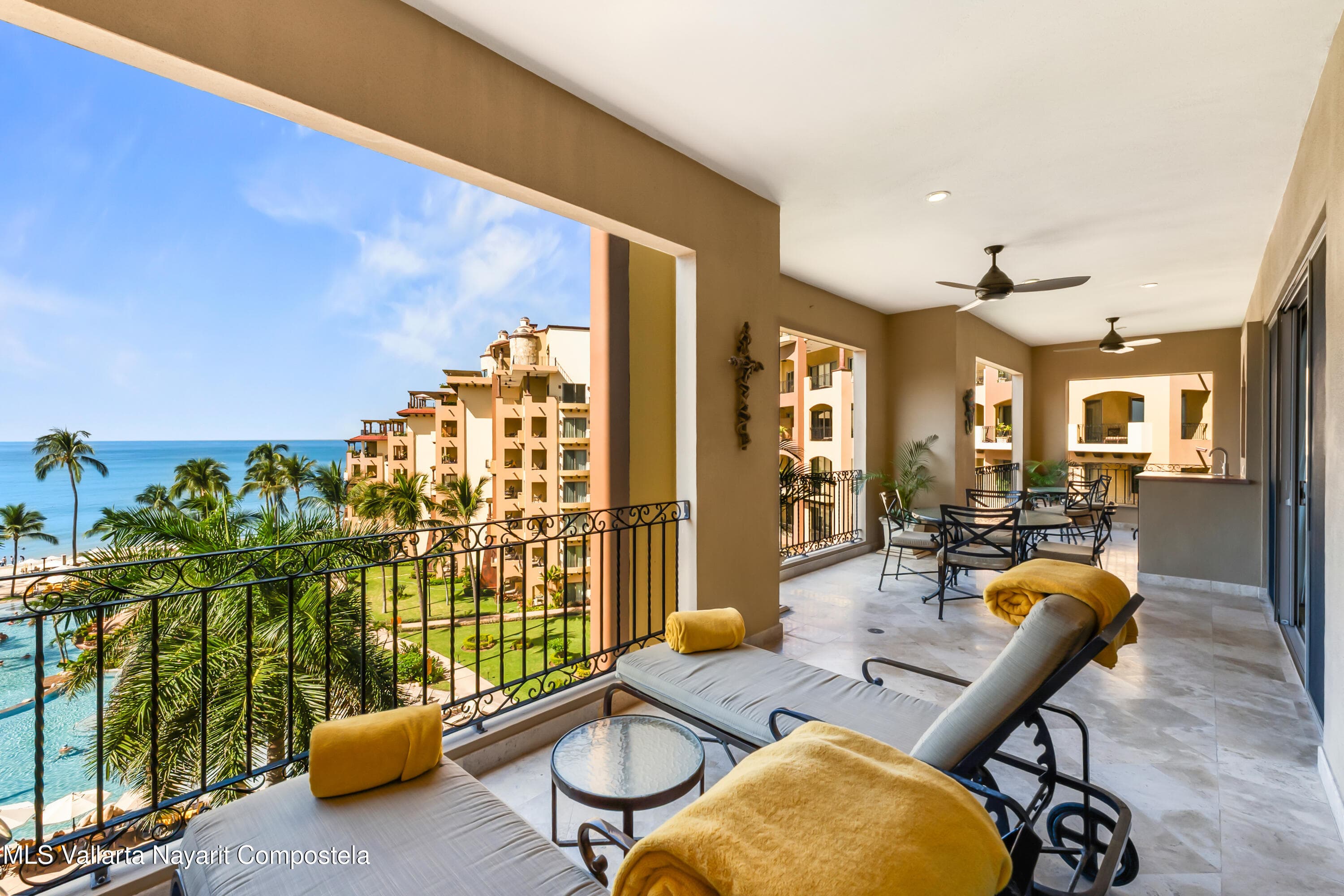 Villa La Estancia 2503